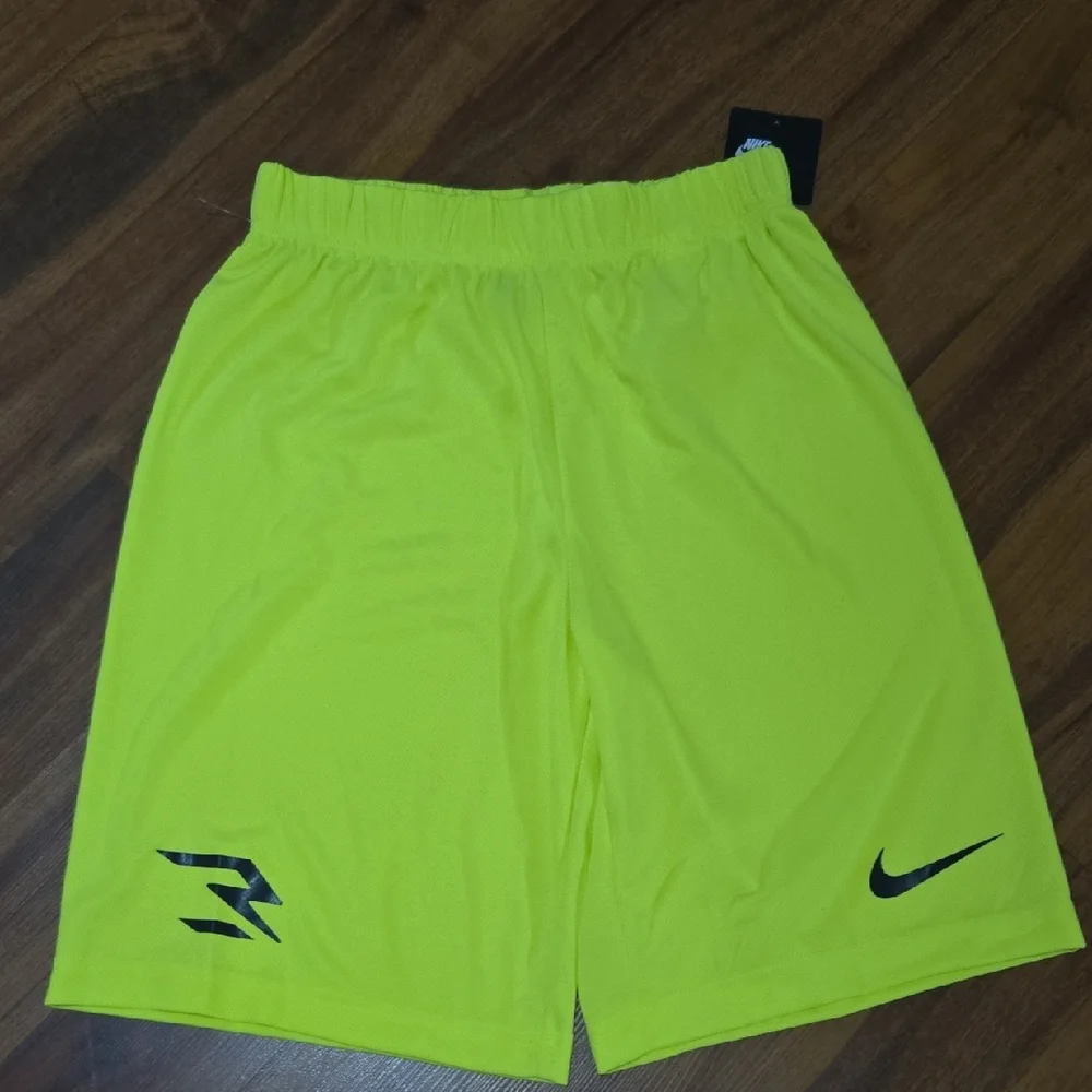 BUNDLE LOTS Variety Nike UNDER AMOUR  Athletic Shorts BOYS LARGE NEW - Picture 12 of 17